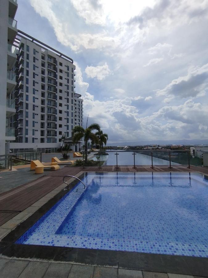 Mactan Newtown Seaview Condo By Fjcivo Lapu-Lapu City Buitenkant foto