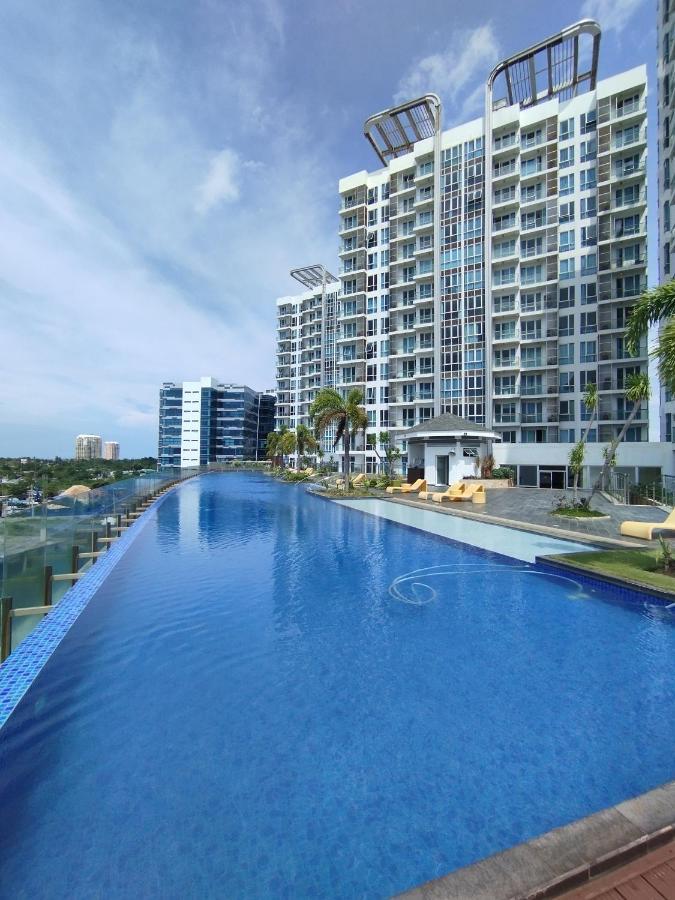 Mactan Newtown Seaview Condo By Fjcivo Lapu-Lapu City Buitenkant foto