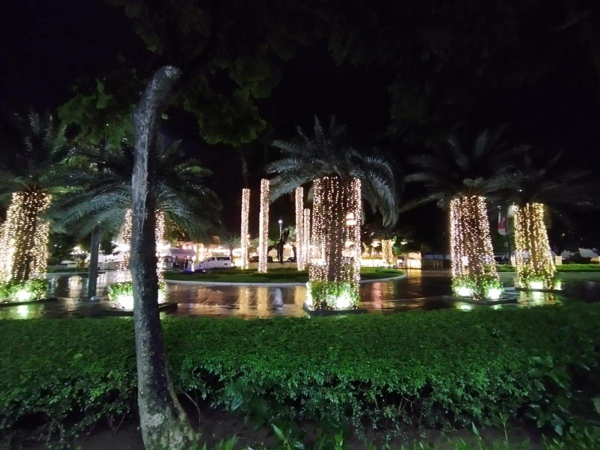 Mactan Newtown Seaview Condo By Fjcivo Lapu-Lapu City Buitenkant foto