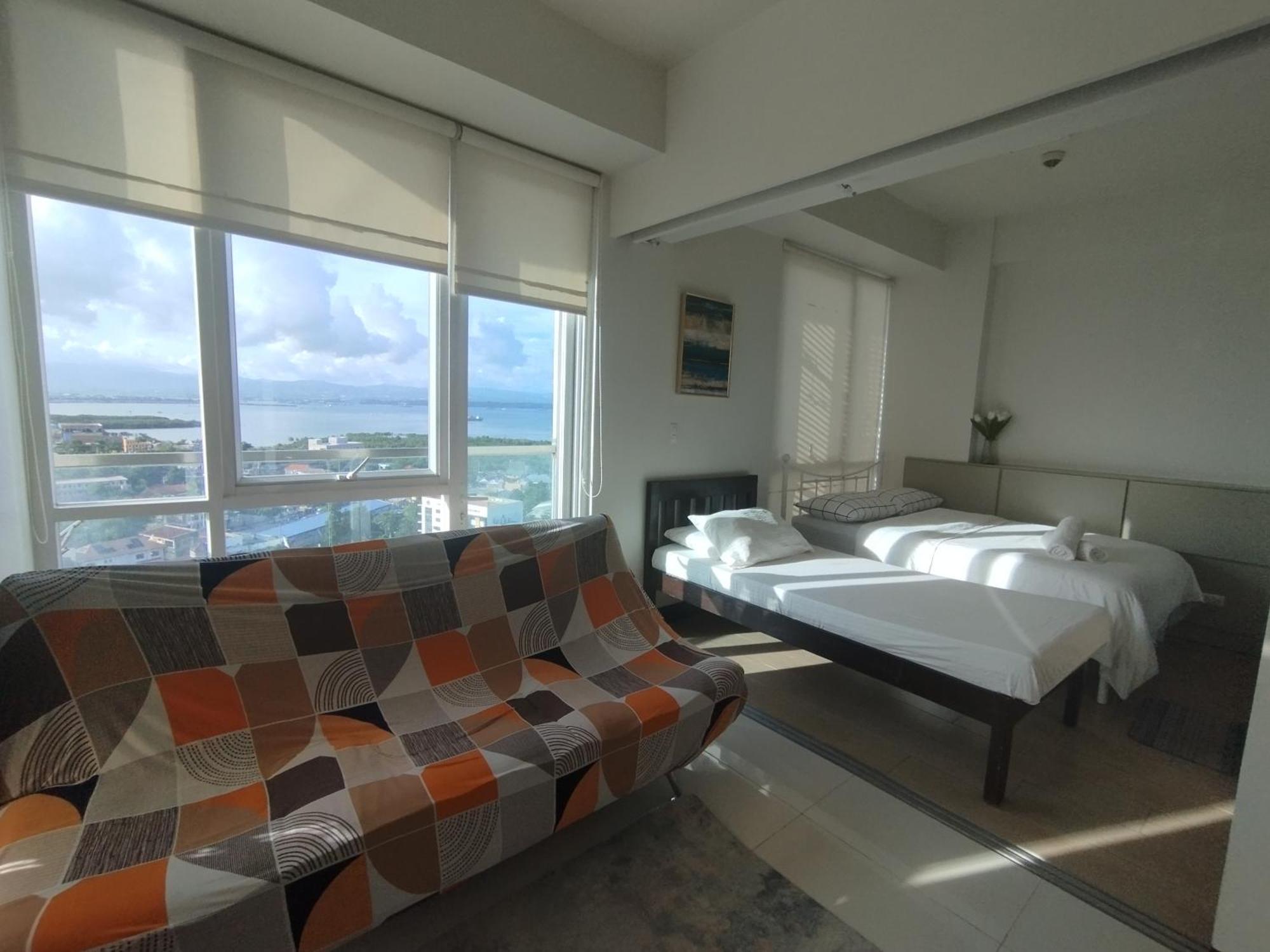 Mactan Newtown Seaview Condo By Fjcivo Lapu-Lapu City Buitenkant foto
